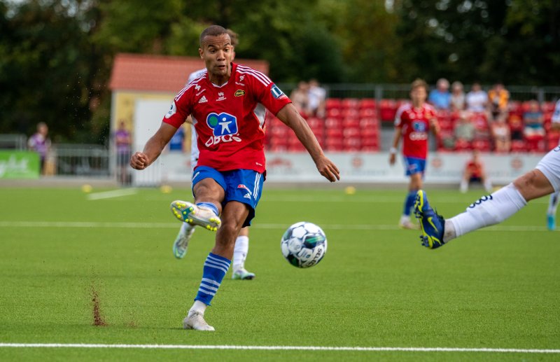 Johnny Buduson var sist på ballen da Skeid utlignet til 1-1.