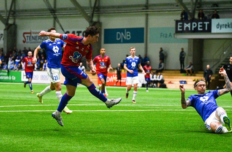 Marcus Melchior viste ingen nåde da han satte kampens første scoring.