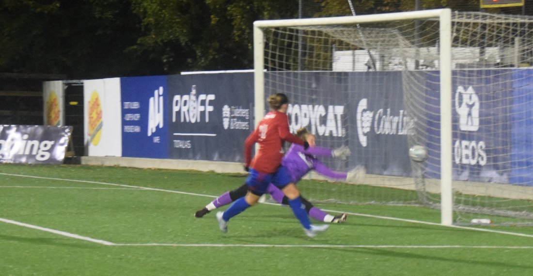 Skeid presset voldsomt på i 2.omg, men Raufoss&nbsp;sin keeper, Ellinor Rundbråten slapp kun inn ett mål.