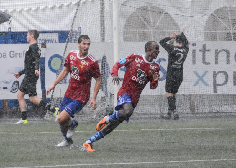 Beste scoring? Her har Hassan nettopp satt spikeren i kista med 3-1-målet i regnkampen mot Kjelsås september 2017.