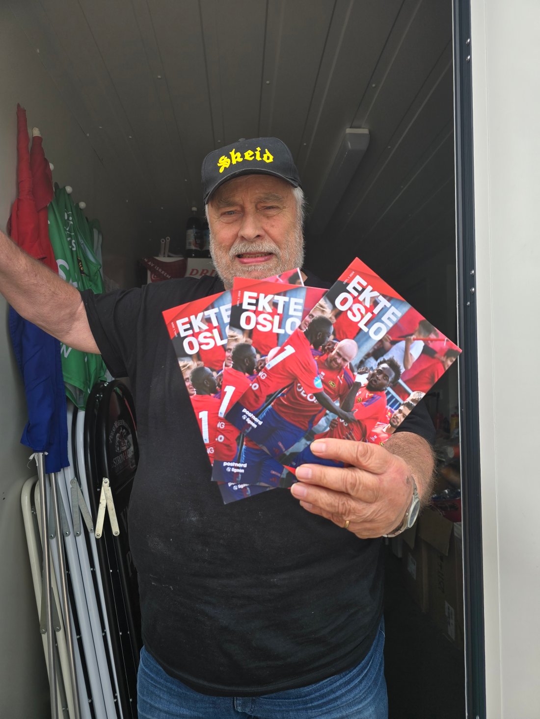 Knut likte godt å bla i kampprogrammet