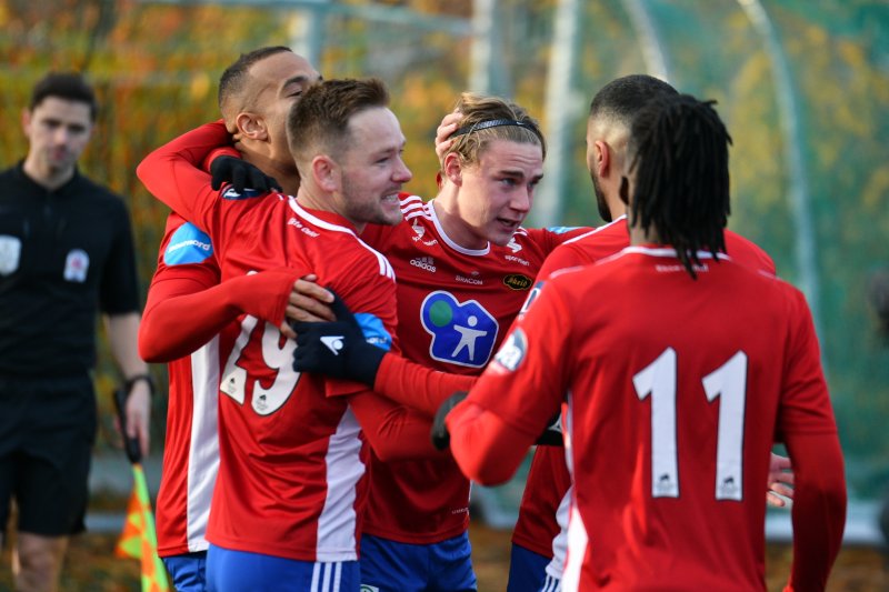 Abel Stensrud noterer seg for seks scoringer i kampen, og blir sannsynligvis både lagets og avdelingens toppscorer.