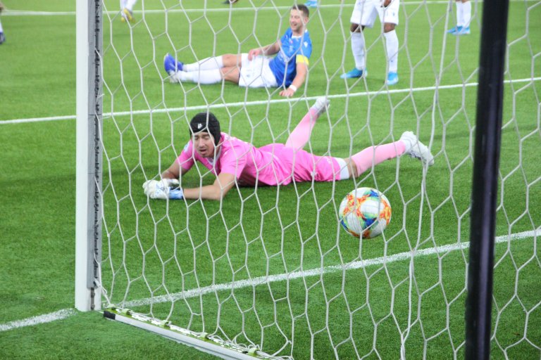 Johannes Nuñez setter inn 2-1.