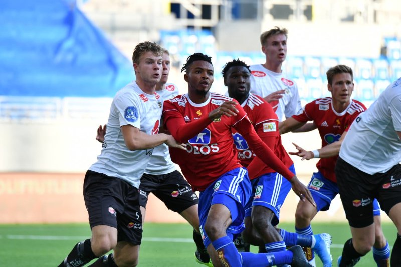 Charles Ezeh (til v.) spilte en god kamp mot Sogndal.