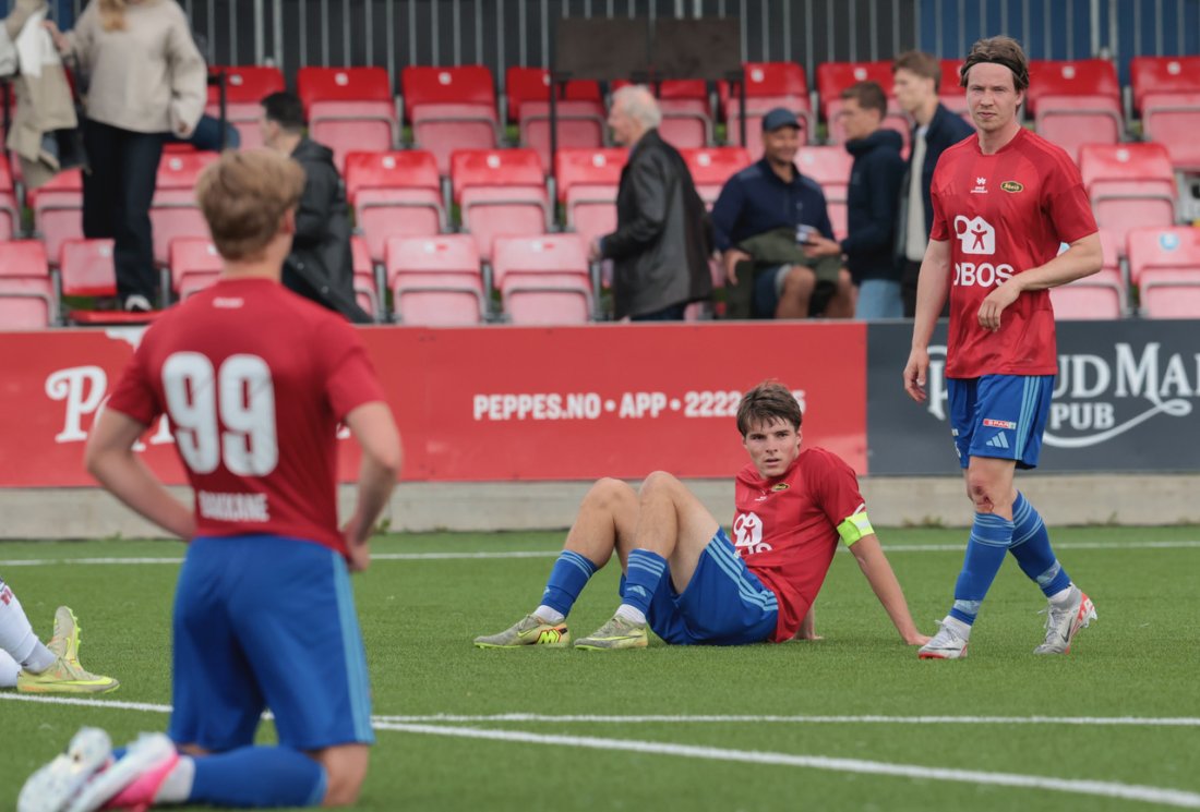 Resignerte spillere etter sluttsignalet.