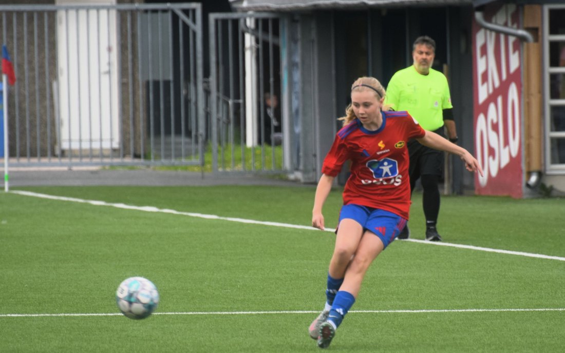 Elsa Skeid med en god kamp på backen.