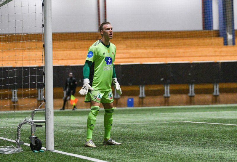 Idar Lysgård hindrer poengdeling med en klasseredning i overtiden.