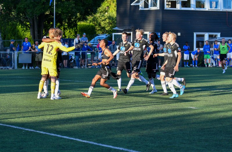 Keeper Anders Gundersen blir til slutt den store helten på Grefsen stadion.