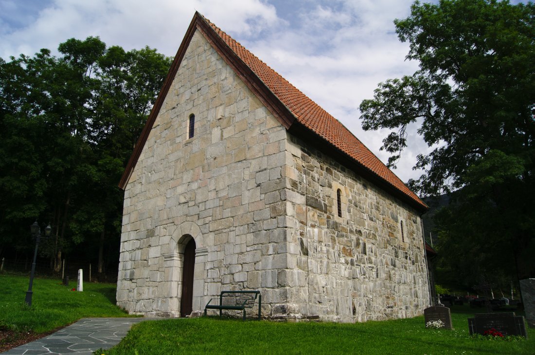 Sankt_Jetmund_kirke_2014_2.jpg