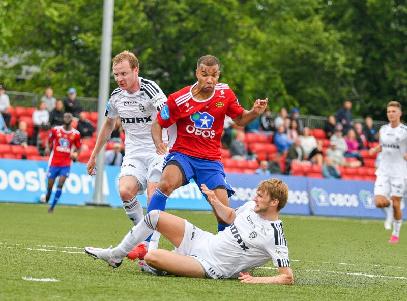 Johnny Buduson ble tomålsscorer i første omgang. Arkivfoto fra fjorårets oppgjør i PostNord-ligaen.