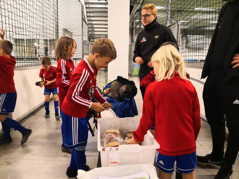 Det serveres lunsj før økten