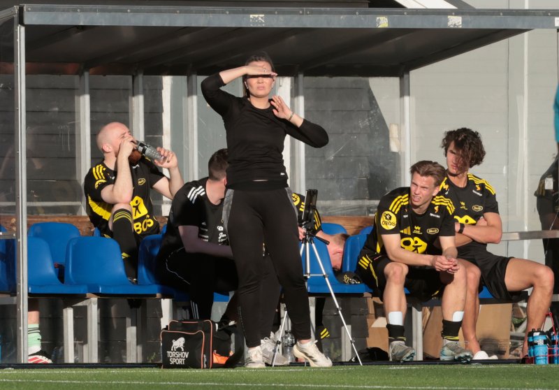 Trener Vilde Rislaa lettere bekymret i første omgang. Foto: Vidar Ruud.